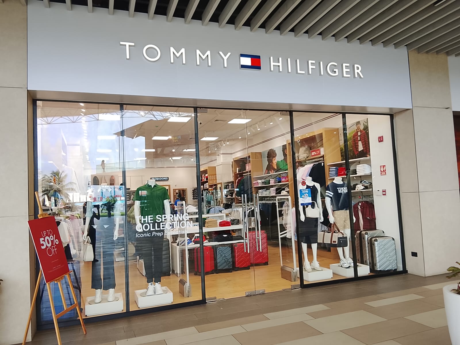 TOMMY HILFIGER
